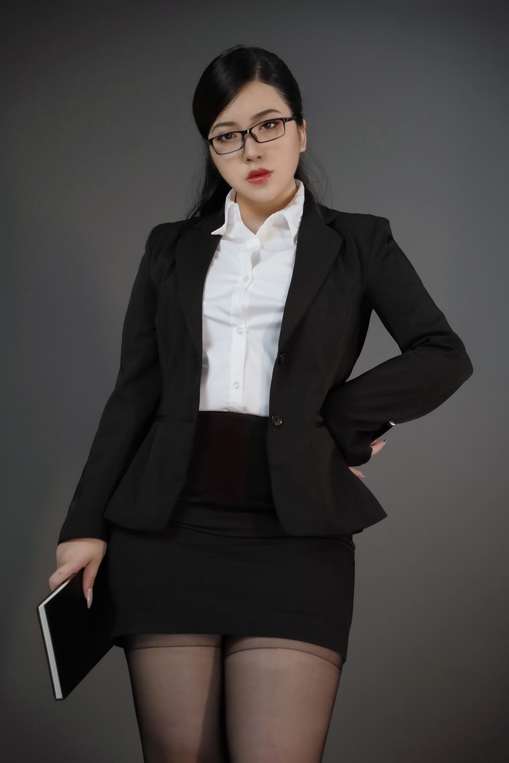 千煌弑夜-写真作品合集资源下载 3套丨0.94G-图欢社